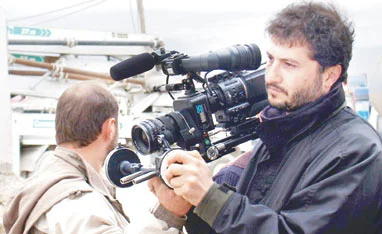 Bakan Günay ?bölücü? dediği filmin galasına katıldı