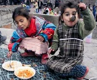 Bir site kurdu, 74 bin çocuğa kardeş buldu