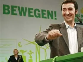 Cem Özdemir: Tahminlerden daha Almanız