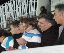 Cumhurbaşkanı Gül gol izleyemedi