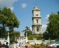 Dolmabahçe Sarayı'nı 3 boyutlu izleyin