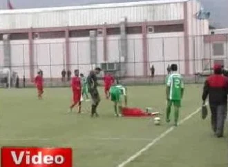 Futbolcu ölümden döndü / VİDEO