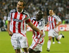 Gol makinesi Mehmet Yıldız parlıyor