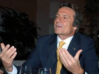 İş adamlarının başı isimleriyle dertte