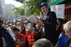 İşçiler, işsizliğe karşı direniyor