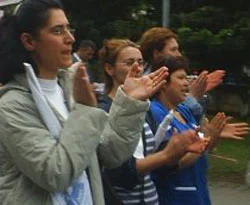 Kadınlar, şiddeti yürüyüşle protesto etti