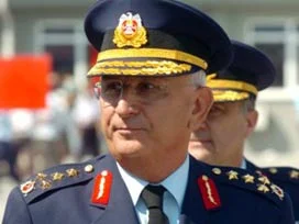 Komutan Caz Gecesi'ni iptal ettirdi