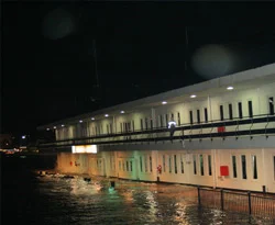 Lodos Karaköy iskelesini batırdı / VİDEO