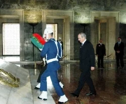 Numan Kurtulmuş'tan Anıtkabir'e ziyaret