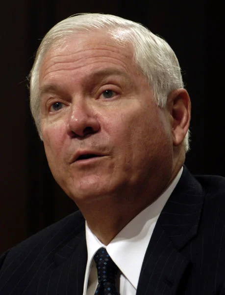 Obama, Gates'den kalmasını istedi