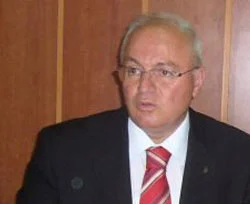 'Padişah' hayranı öğretmene uzaklaştırma