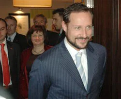 Prens Haakon, tarihi mekanları gezdi