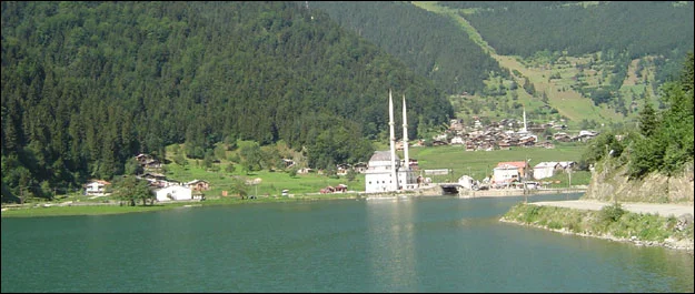 Uzungöl'de utanç duvarı tepki çekiyor