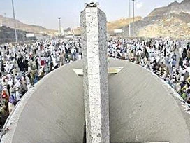 3 milyonu aşan hacı adayı şeytan taşladı