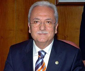 9 Eylül'e 'rektör atama kararı'na durdurma