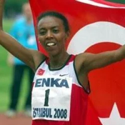 Abeylegesse yabancıların ilgi odağı oldu