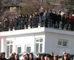 Alevi sorununu camii cemaati çözdü