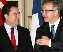 Babacan, Olli Rehn ile görüştü