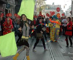 Beyoğlu'nda AIDS yürüyüşü yapıldı