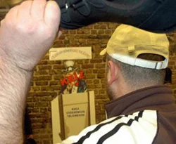 Bush'u vurana ayran bedava!