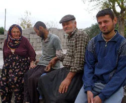 Çadırda kalan aileye, ev yapılyor