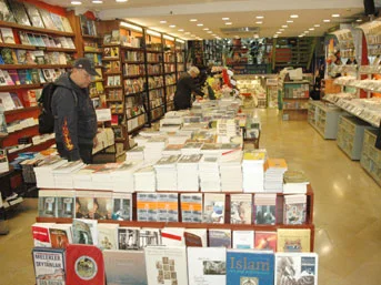 Dünya, Türklerin eserlerini okuyor