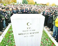 Ecevit'in mezarı nereye taşınıyor?