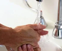 Ellerinizi yıkarken yüzüğünüzü çıkarın