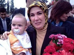 Emine Erdoğan'a geçim sıkıntısı şikayeti