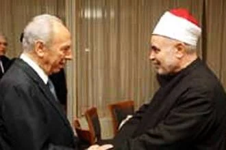 Ezher Şeyhi Tantavi, tokalaşırken Şimon Peres'i tanımamış(!)