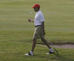 Filistin ağlarken O golf oynadı