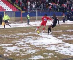 Futbolcular donma tehlikesi geçirdi