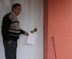 Hırsızlardan bıktı, nasihat mektubu astı