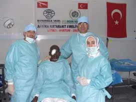 İHH, 12 bin Afrikalının gözünü açtı