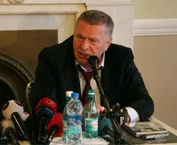 Jirinovski'den Ukrayna'ya tehdit