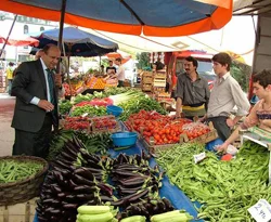 Kadıköy Salı Pazarı son kez kuruluyor