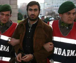 Kan davasına 3 tutuklama