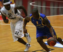 Kartal McCarty'e teslim: 71-69