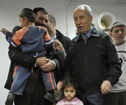 Peres füzelerden son anda kurtuldu