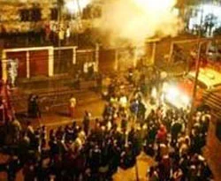 Peru'da göz yaşartıcı bomba dehşeti