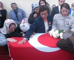 Piyade teğmen toprağa verildi
