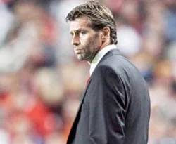 Skibbe kara kara düşünüyor