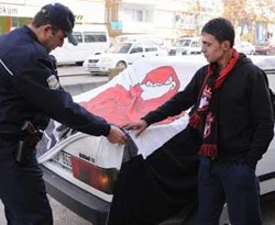 Taraftarlar kaza yaptı: 2 yaralı
