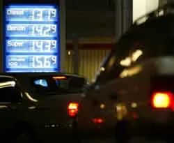 2009'da ilk indirim benzin ve motorine