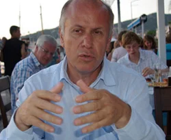 AKP'li belediye başkanına şok gözaltı