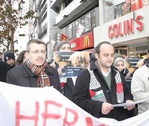Ankara'da MC DONALDS önünde protesto