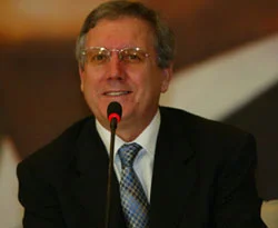 Aziz Yıldırım ter döktü