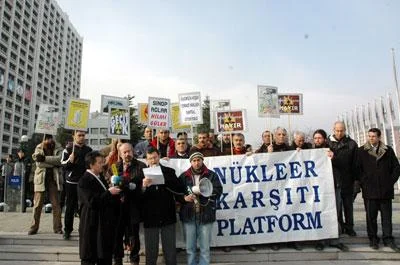 Bakanlığı önünde nükleer protestosu