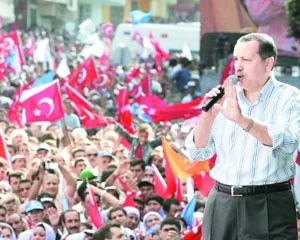 Başbakanı Yeşilköy'de onbinler karşıladı