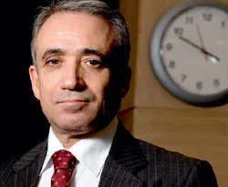 Batıklar yüzünden ilaçla uyuyabiliyor
